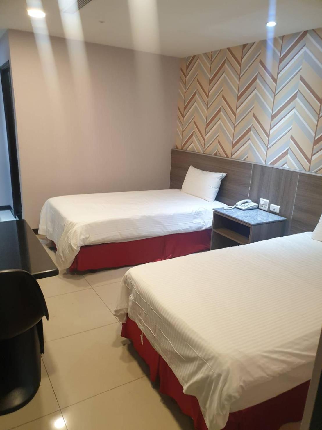 Economy, Twin Beds, No Window، Chuanfu Hotel 2/6