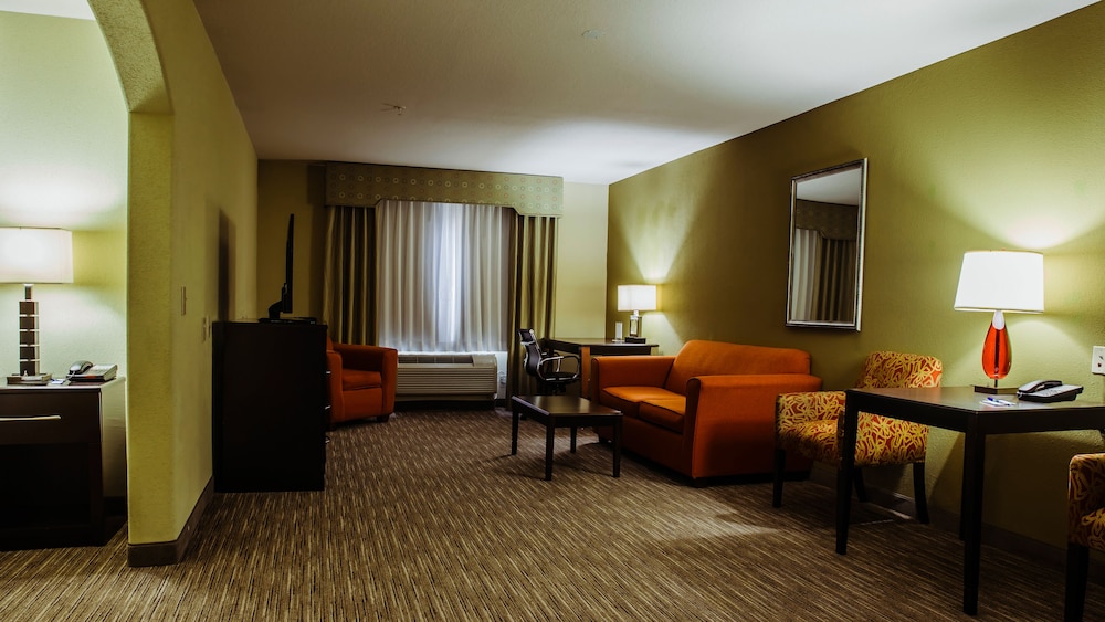 Holiday Inn Express & Suites Waller - Prairie View 36/54