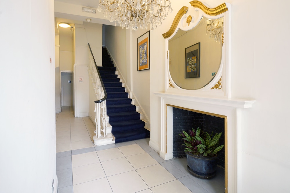 17 Hertford Street 13/42