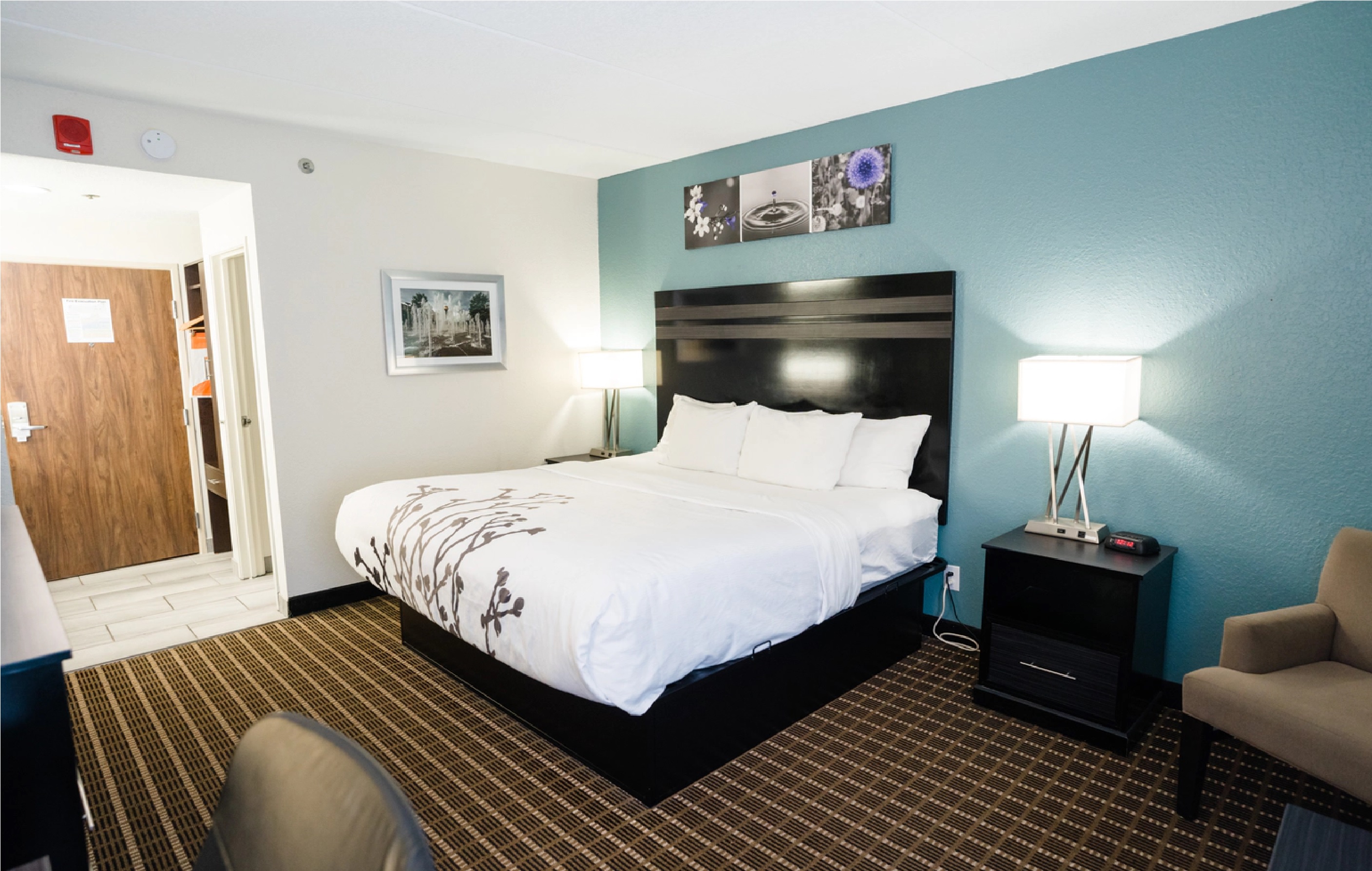 ROOM, KING BED