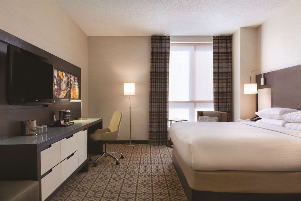 room, city view