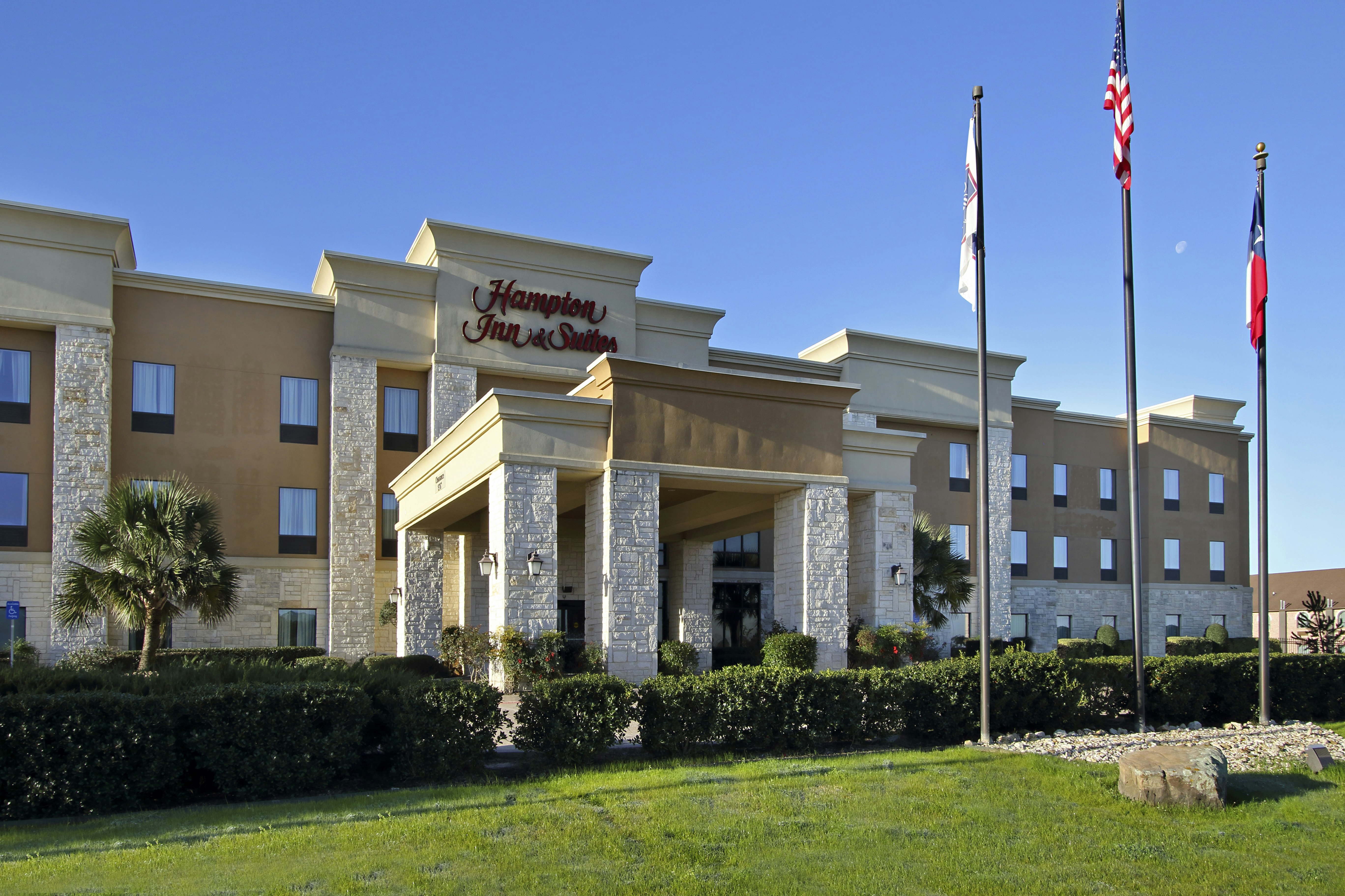 Hampton Inn And Suites Buffalo Tx 63/65