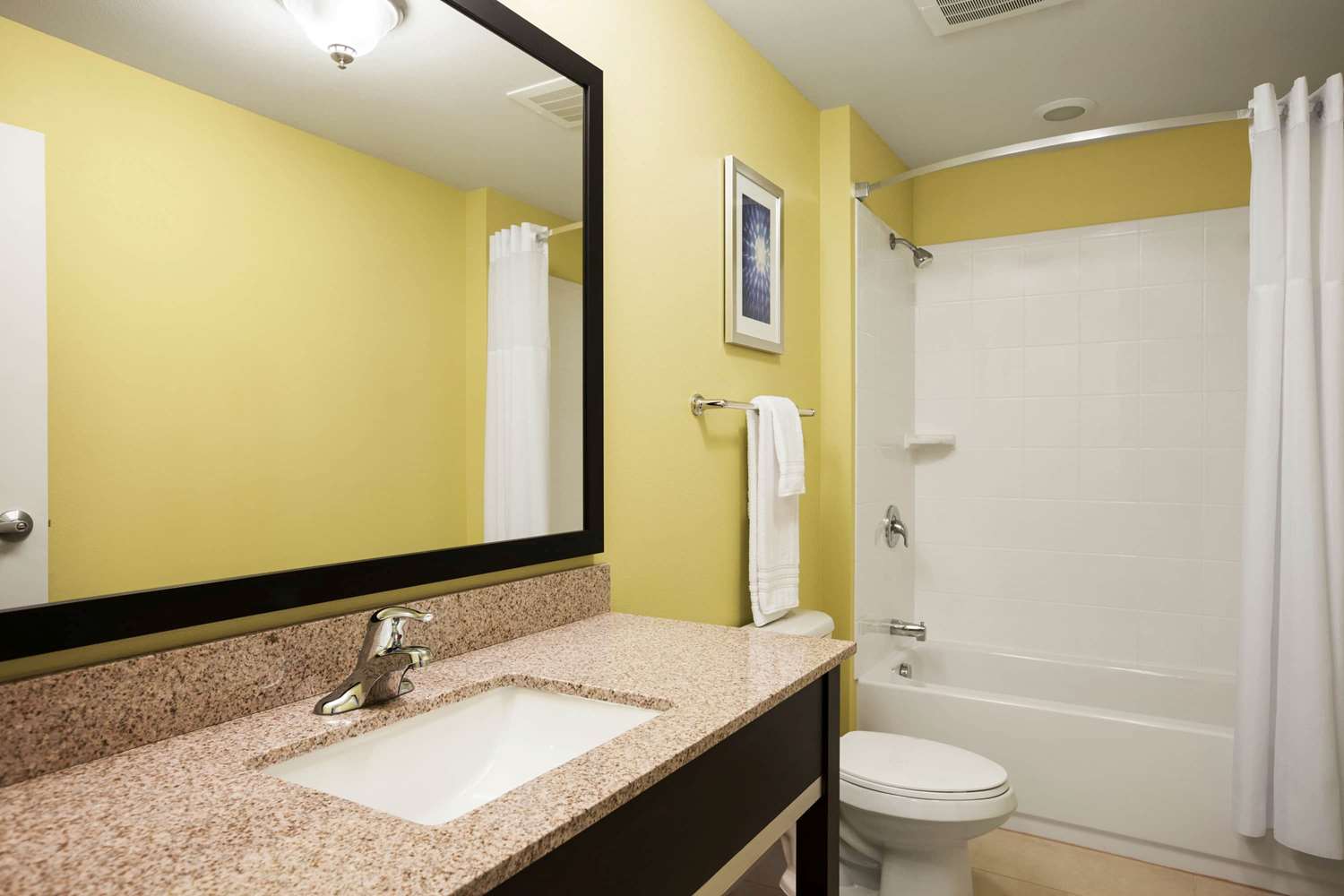 Sleep Inn & Suites Altoona North 23/25