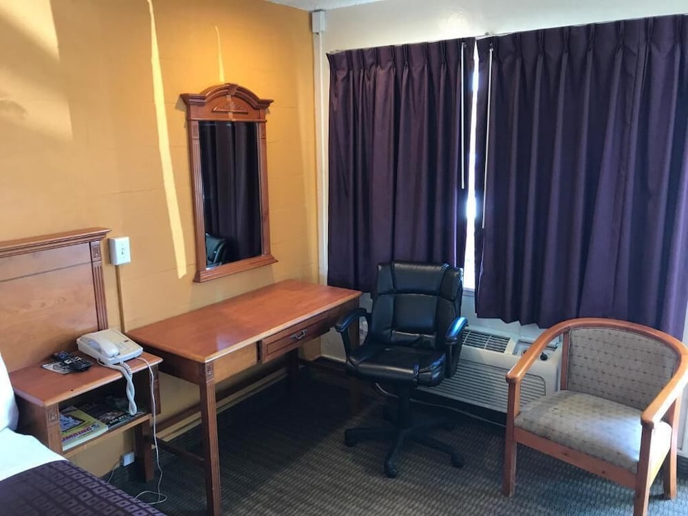 Deluxe Inn 29/50