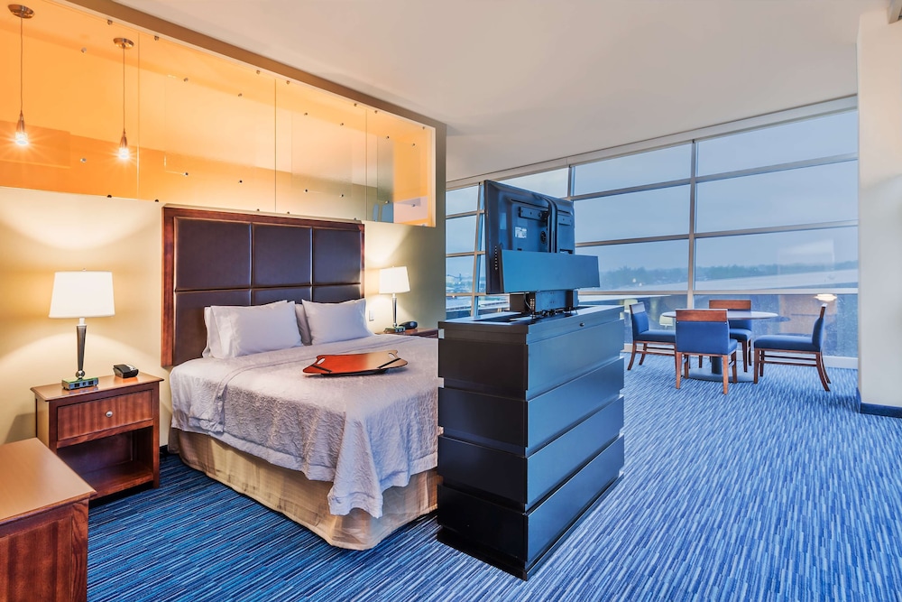 Hampton Inn And Suites Owensboro Downtown Waterfront 9/43
