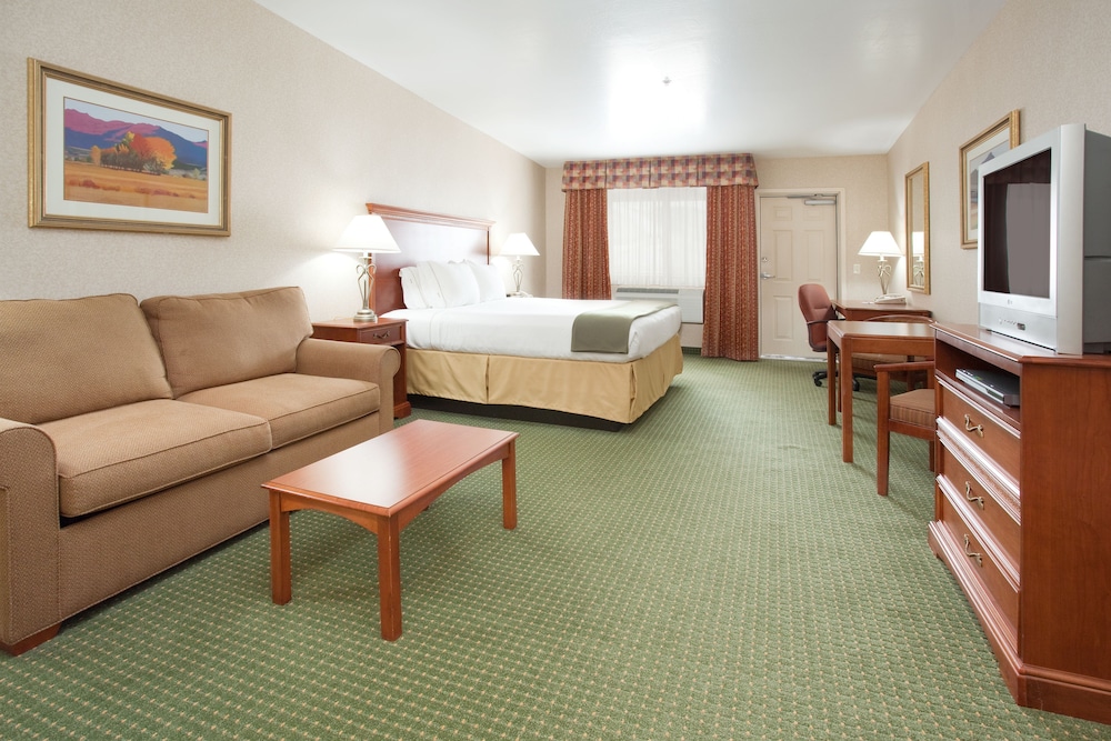 Holiday Inn Express Hotel And Suites Gunnison 50/73