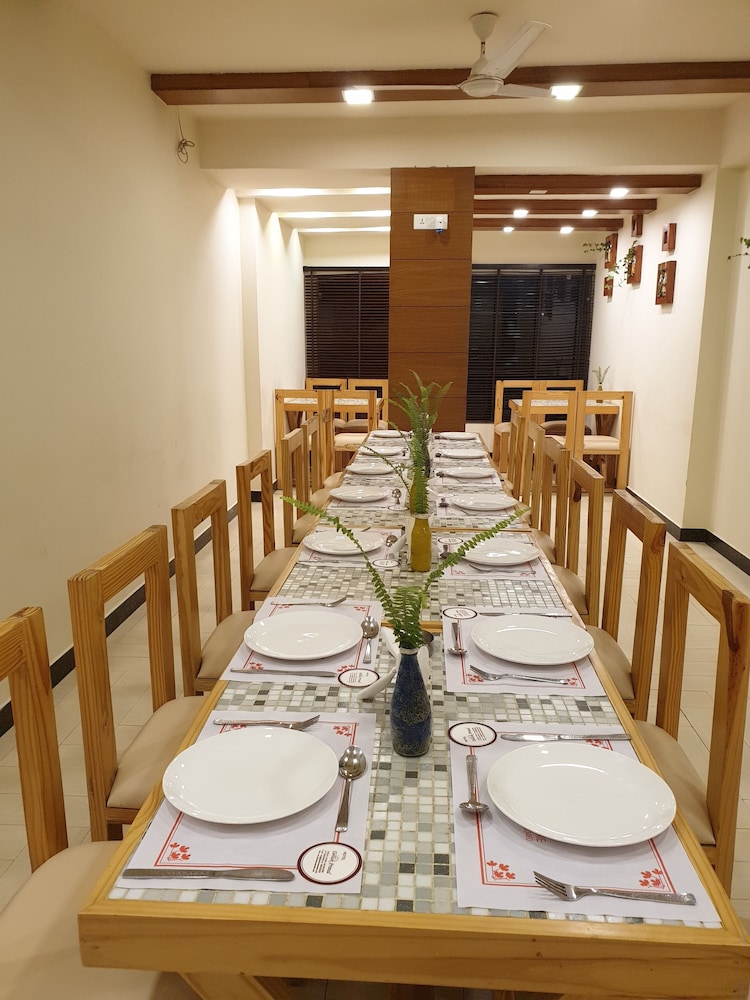 Oyo Rooms Mussoorie Library 27/38