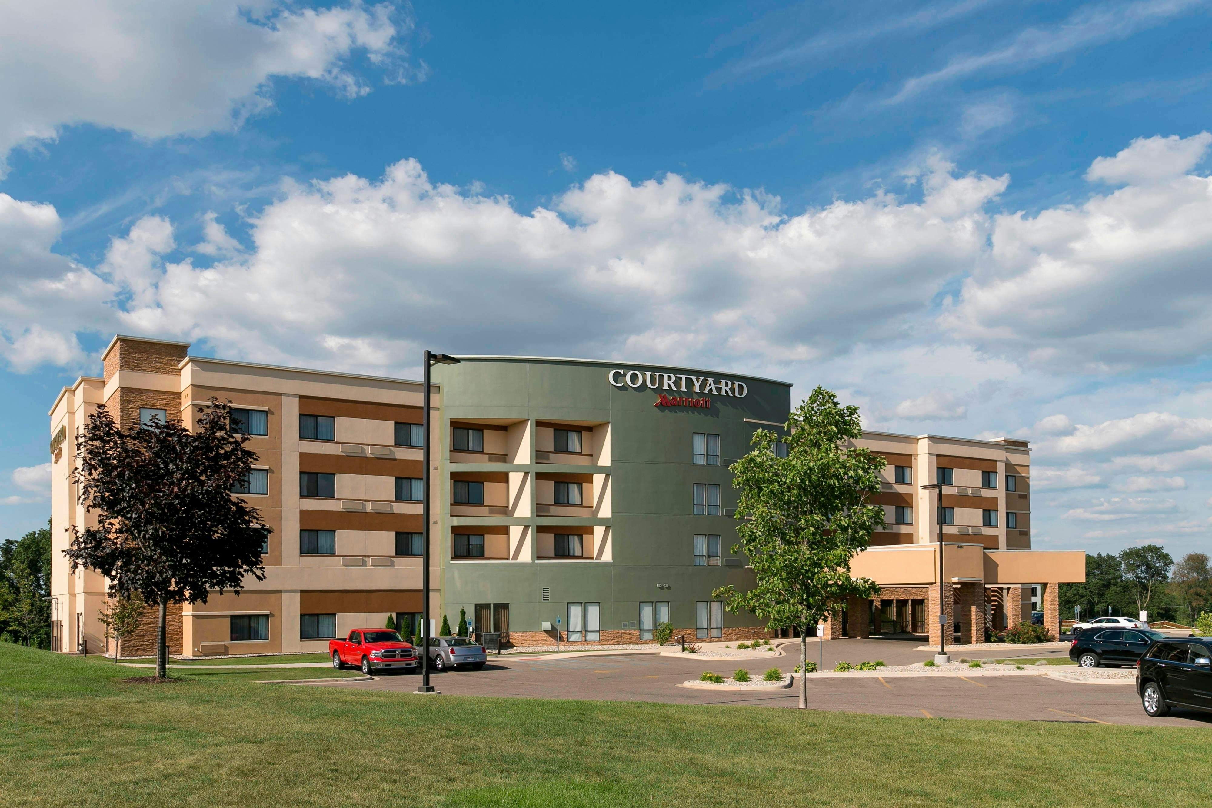 Courtyard Battle Creek 6/7