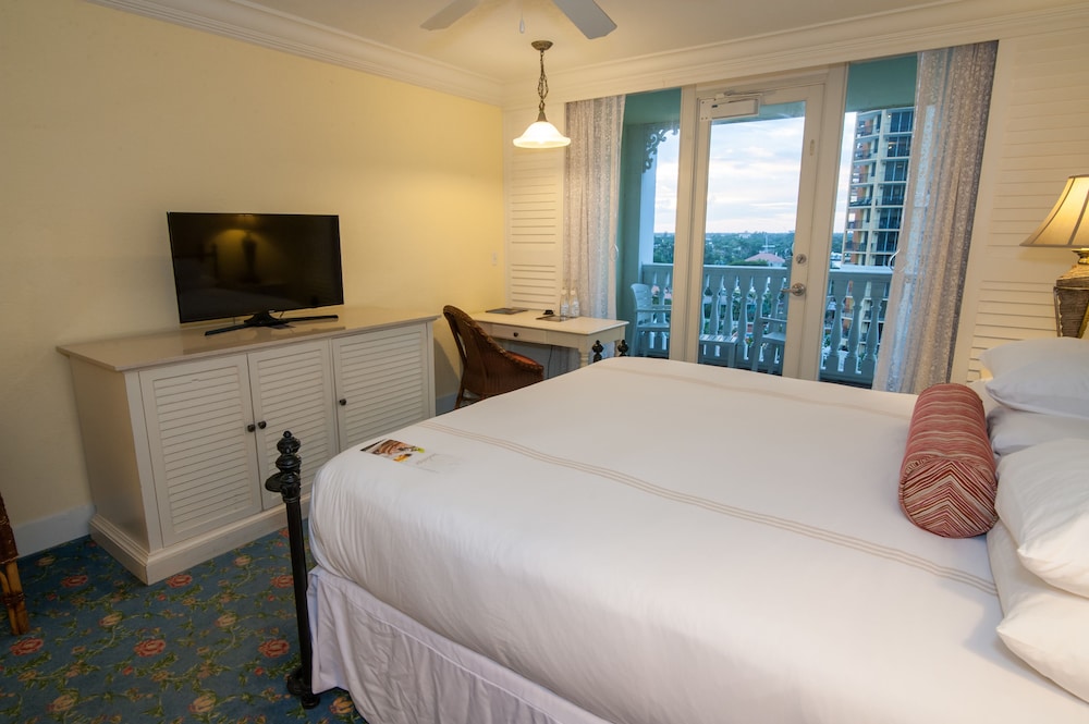 Pelican Grand Beach Resort A Noble House Resort 12/75