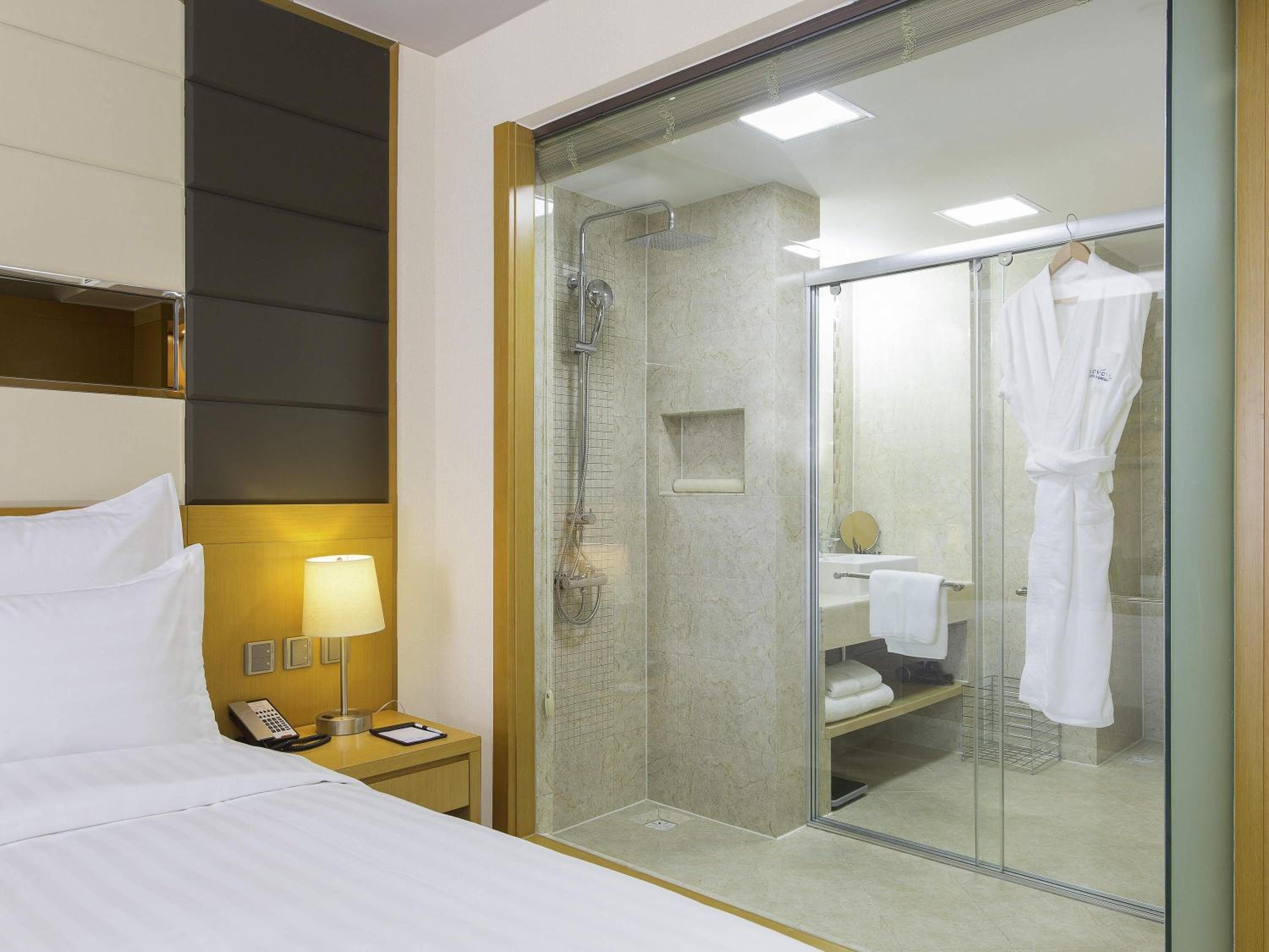 غرفة قياسية بسرير كينج، Novotel Ulaanbaatar 8/10