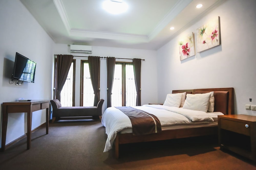 KULDESAK VILLAS BANDUNG 18/74