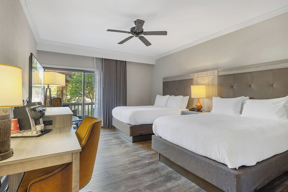 Room, 2 Queen Beds, Lake Side
