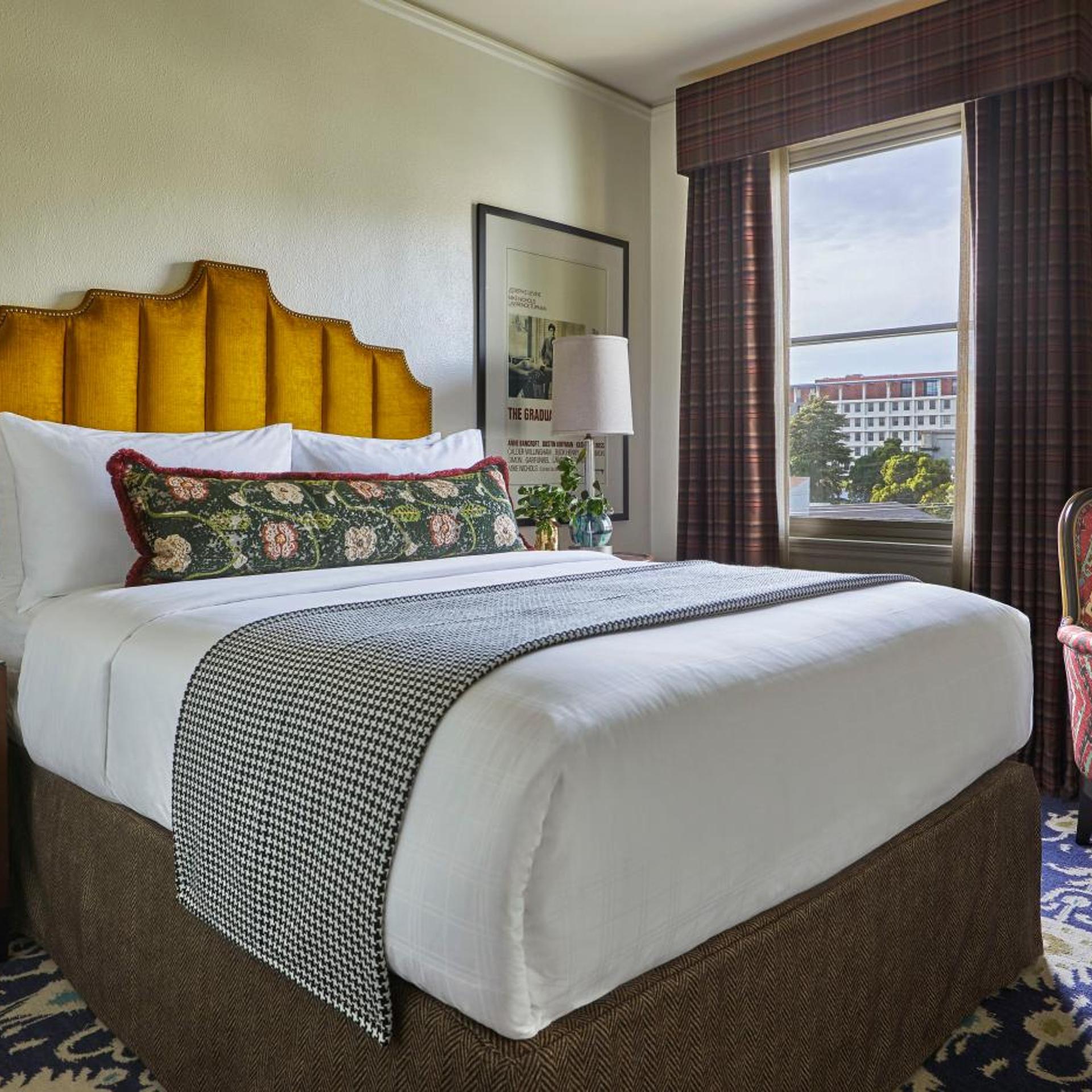 Graduate, King Bed, Top Floor، Graduate by Hilton Berkeley 2/7