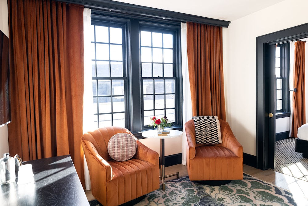 Hotel Thaxter 35/50
