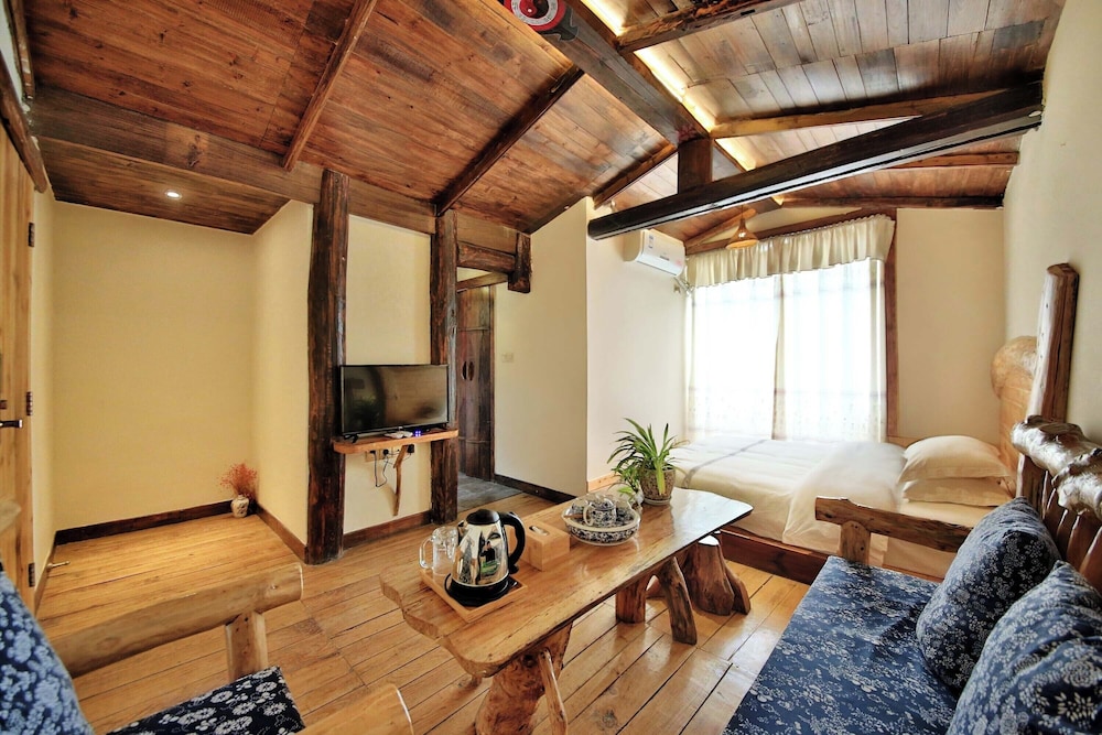 Xiangxi Dreamweaver Inn 30/50