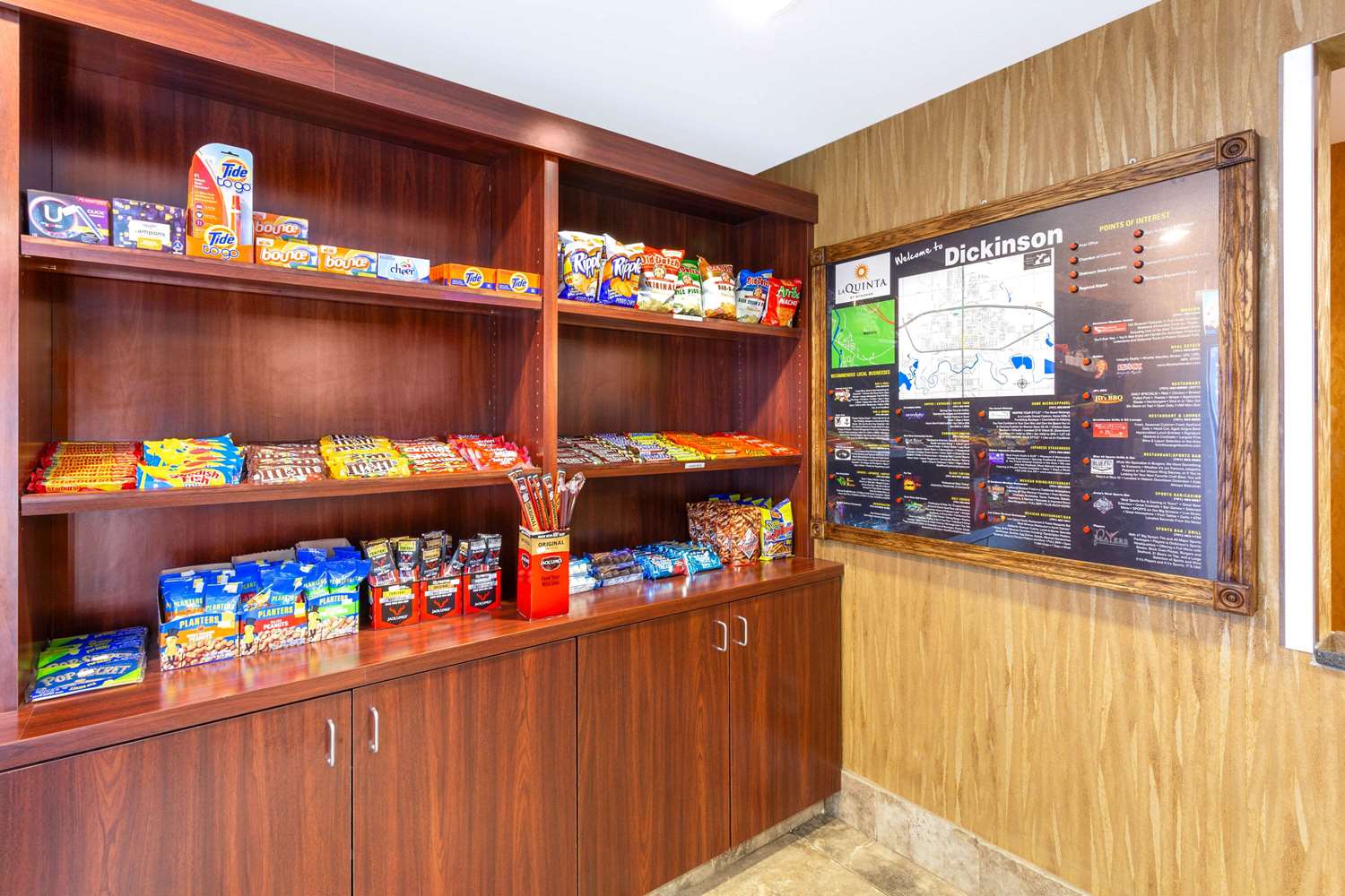 La Quinta Inn & Suites by Wyndham Dickinson 14/50