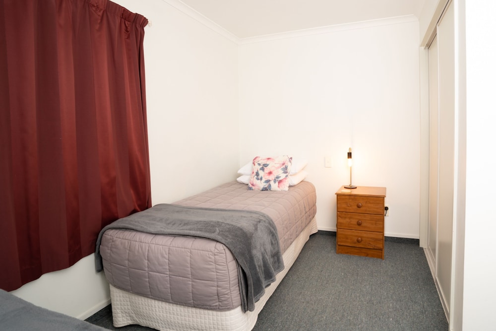 Alexandra Heights Motel 17/57