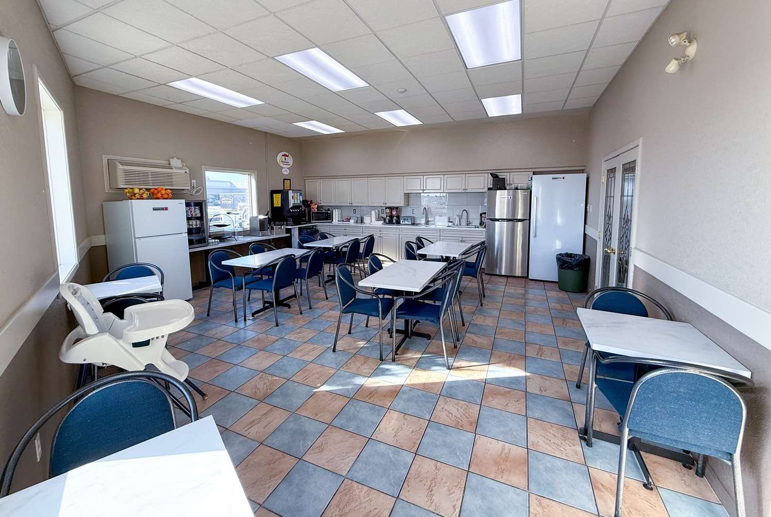 Super 8 By Wyndham Medicine Hat Ab 24/26