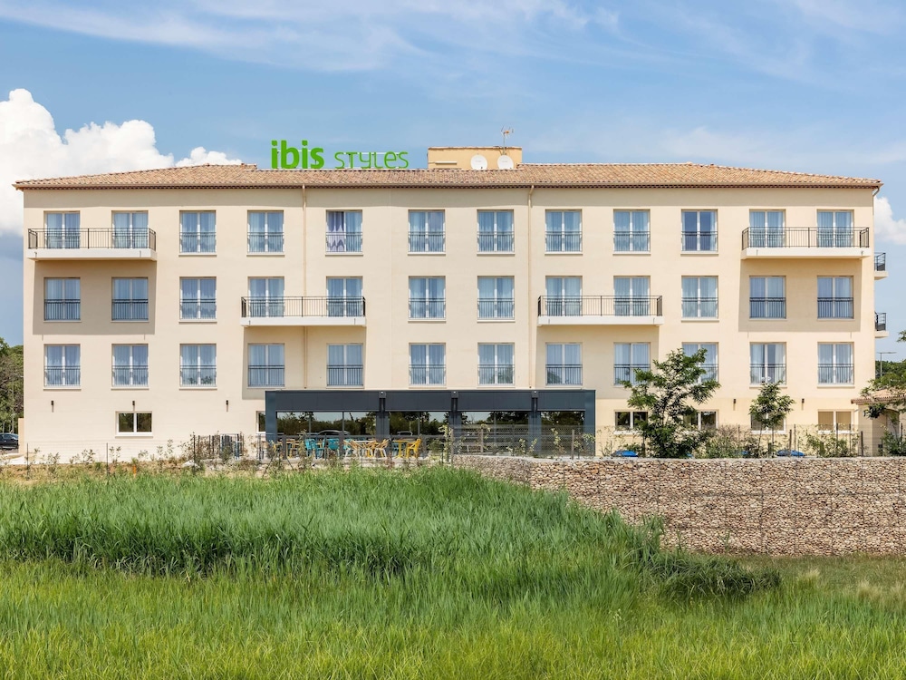 ibis Styles Miramas-Provence 2/48