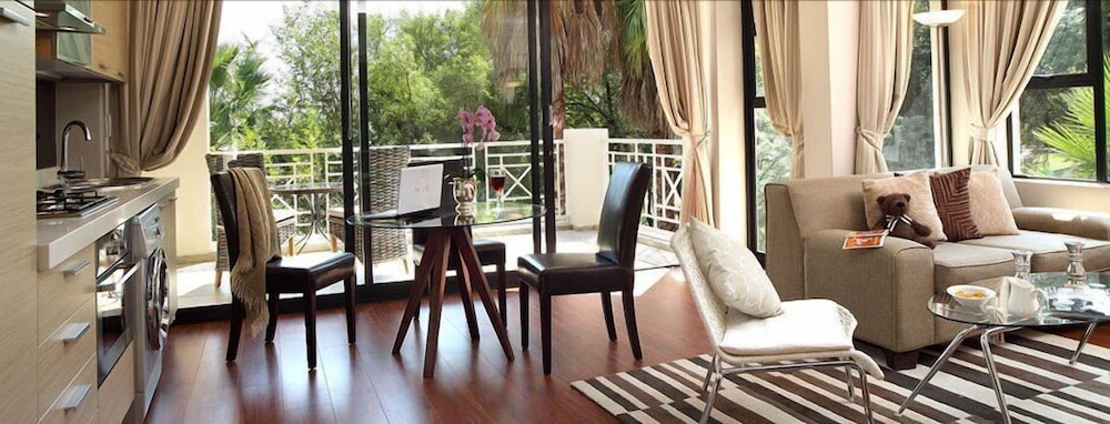 The Lakes Boutique Lodge 28/50