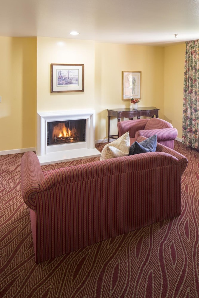 Campbell Inn 28/48