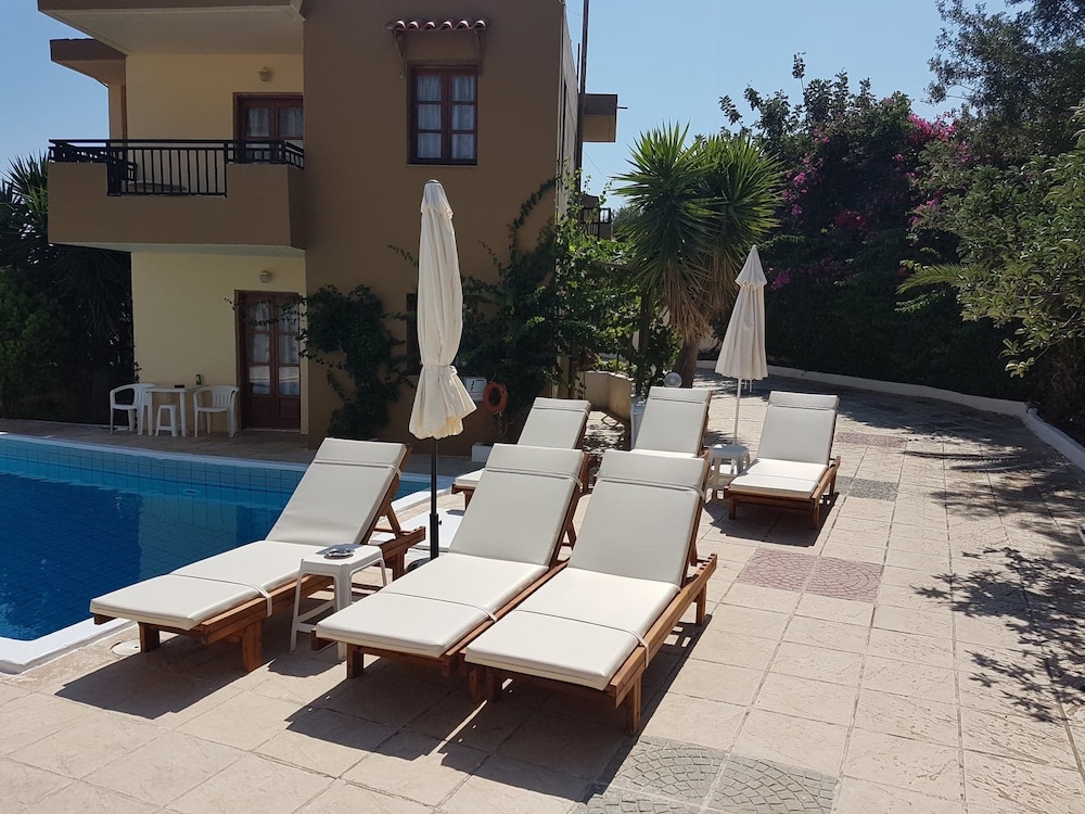Sirocco Apartments 27/31