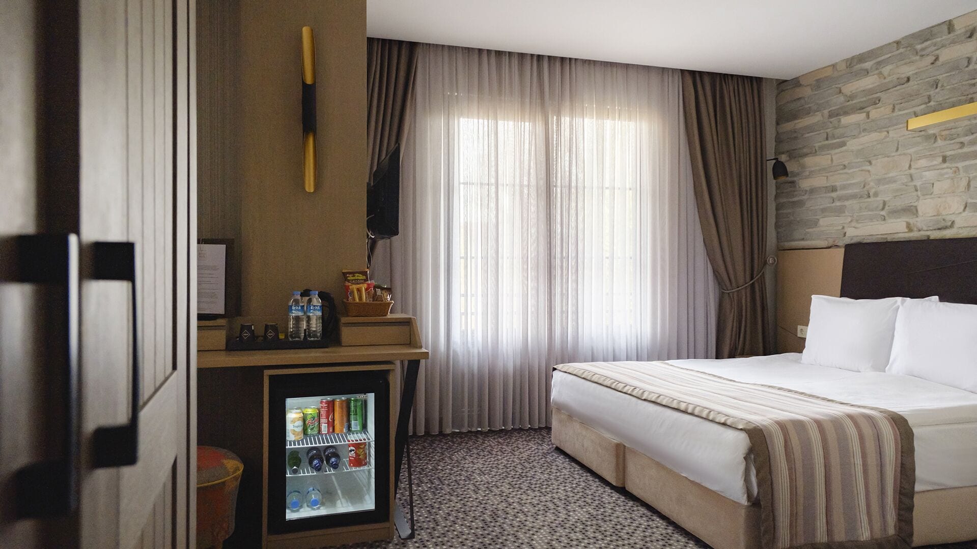 DELUXE, DOUBLE BED, RIVER VIEW, TERRACE