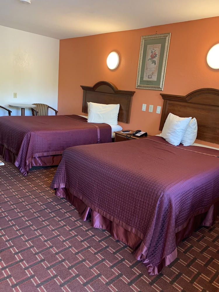 Regency Inn 21/49