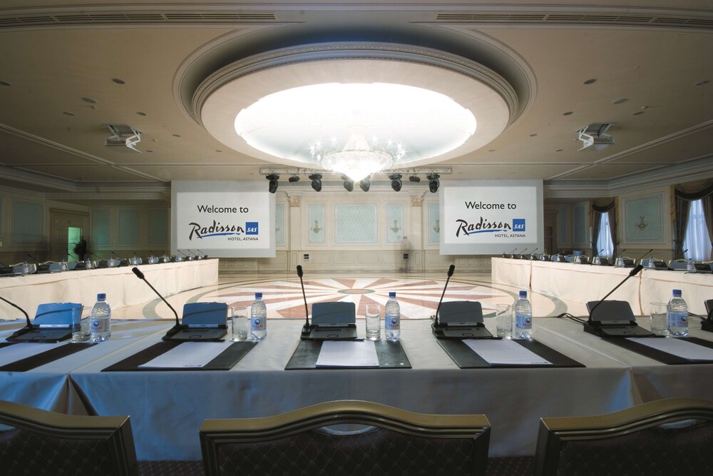 Radisson Hotel Astana 63/71
