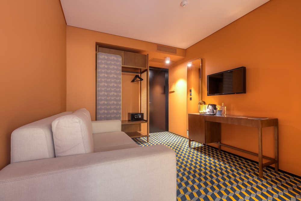 Metier Boutique Hotel 73/76