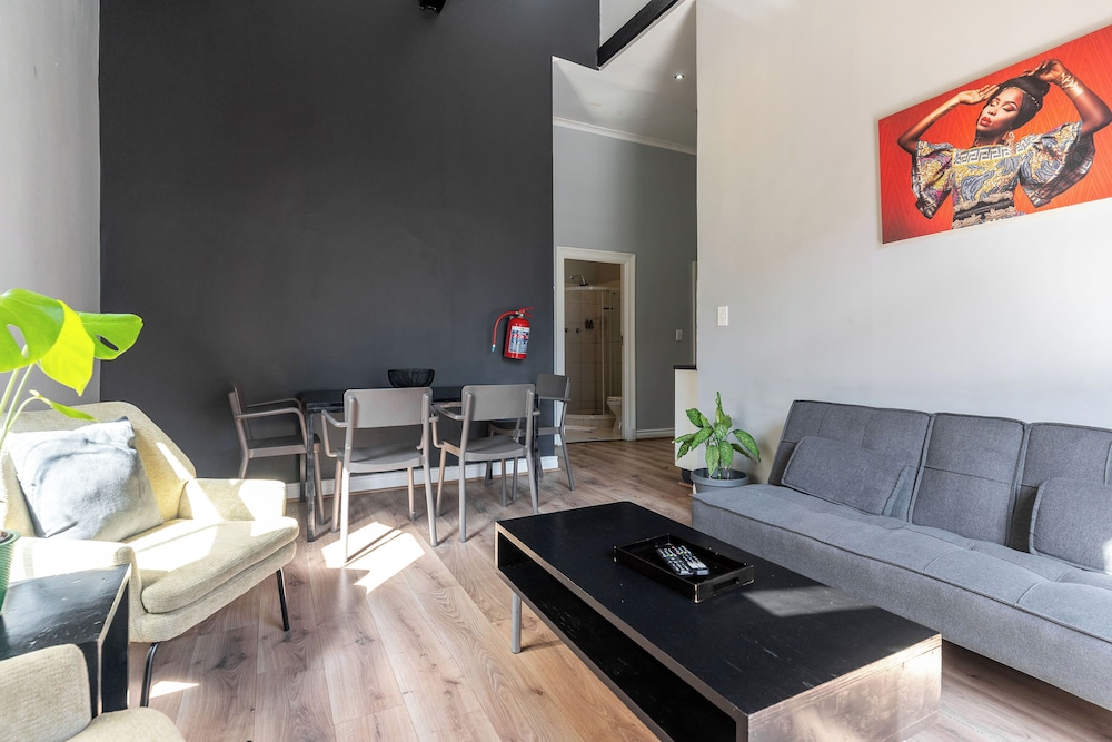 Long Street Boutique Hotel 55/71