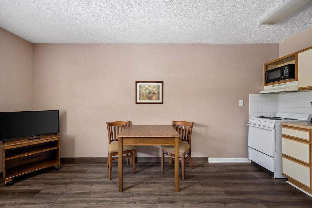 Affordable Suites 9/57