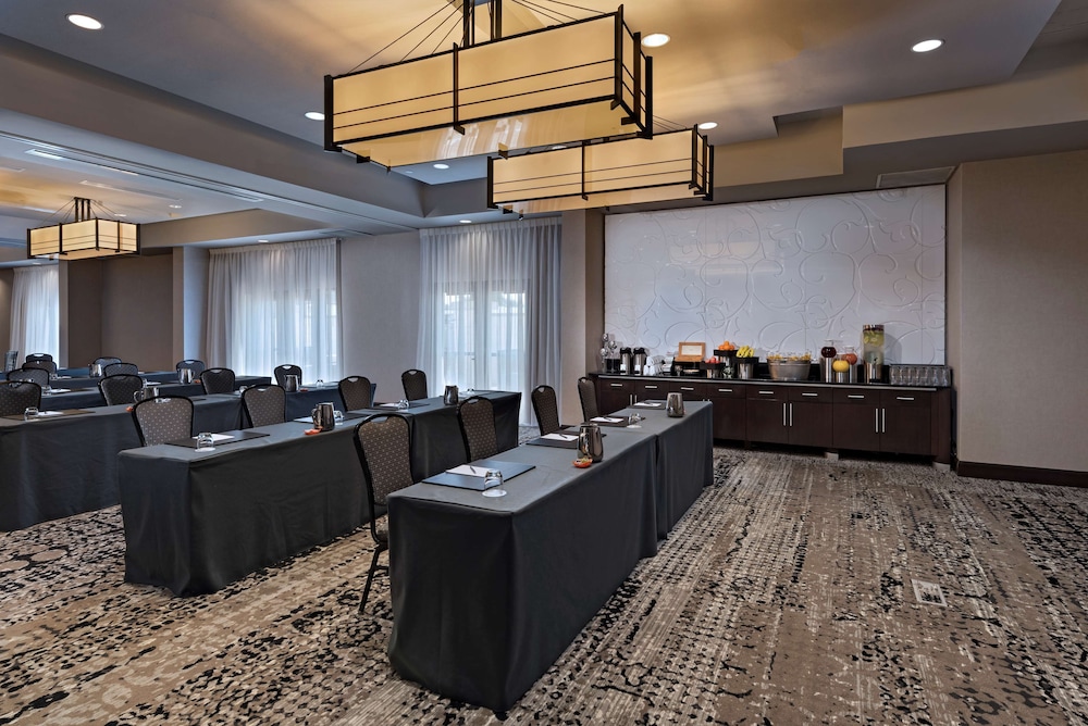 Hyatt Centric the Woodlands 55/63
