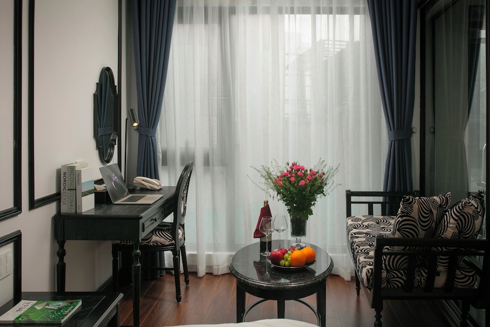 Hanoi Le Chateau Hotel & Spa 30/50