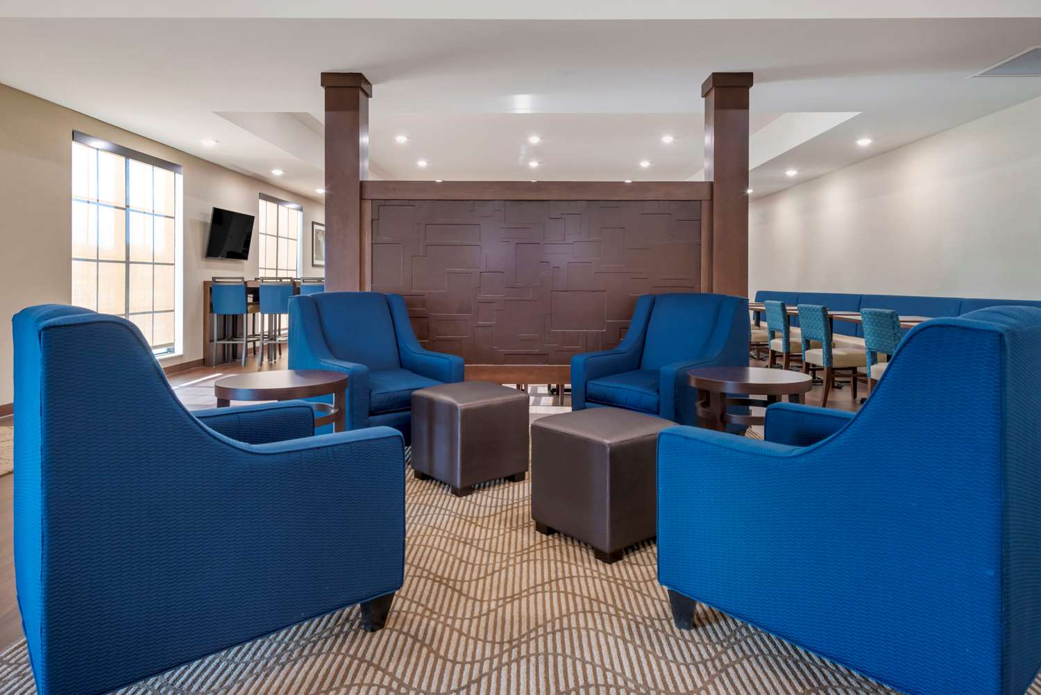 Comfort Inn & Suites Mankato, MN 15/30