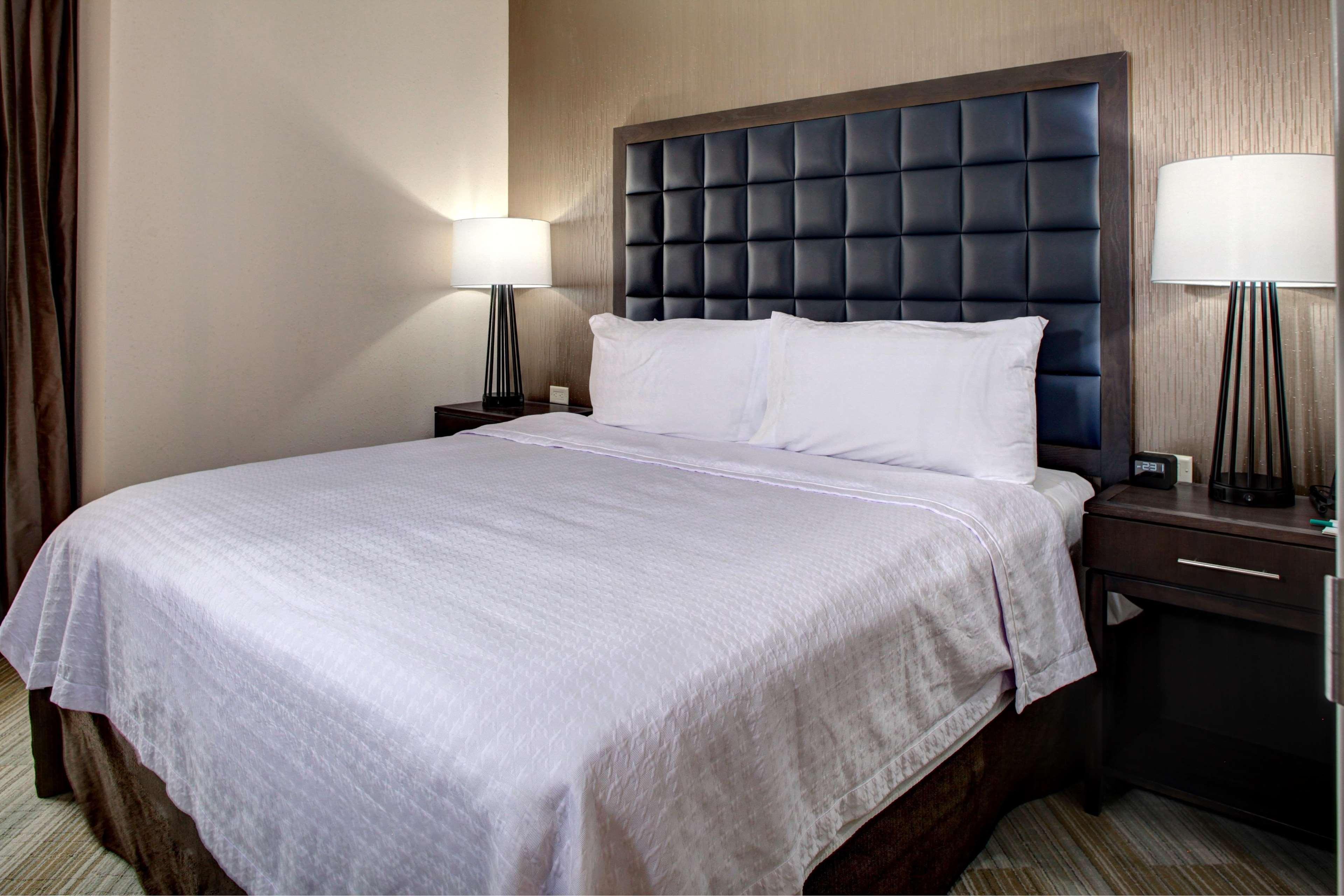 1 BEDROOM, SUITE, KING BED