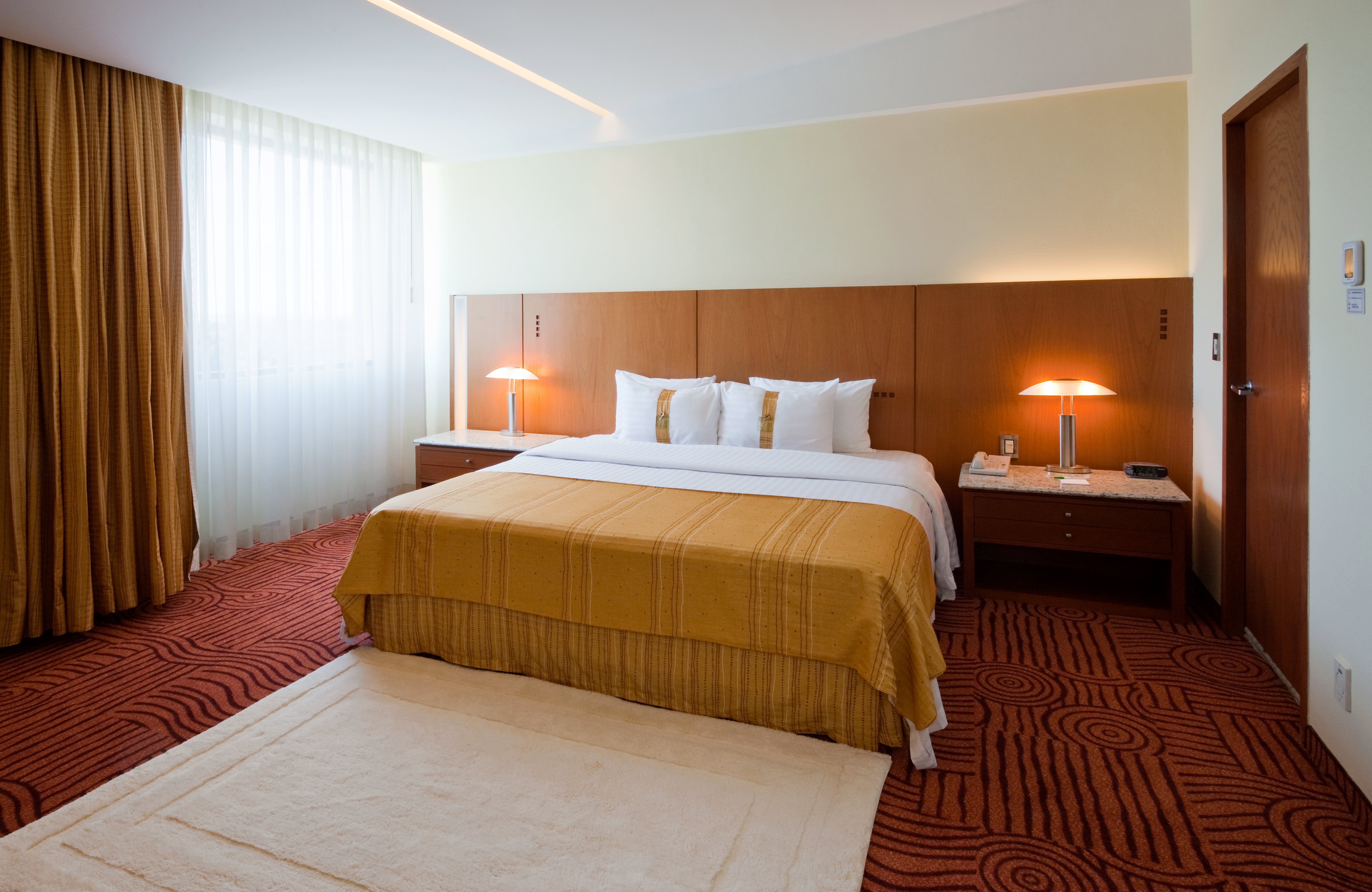 Holiday Inn Puebla Finsa 16/50