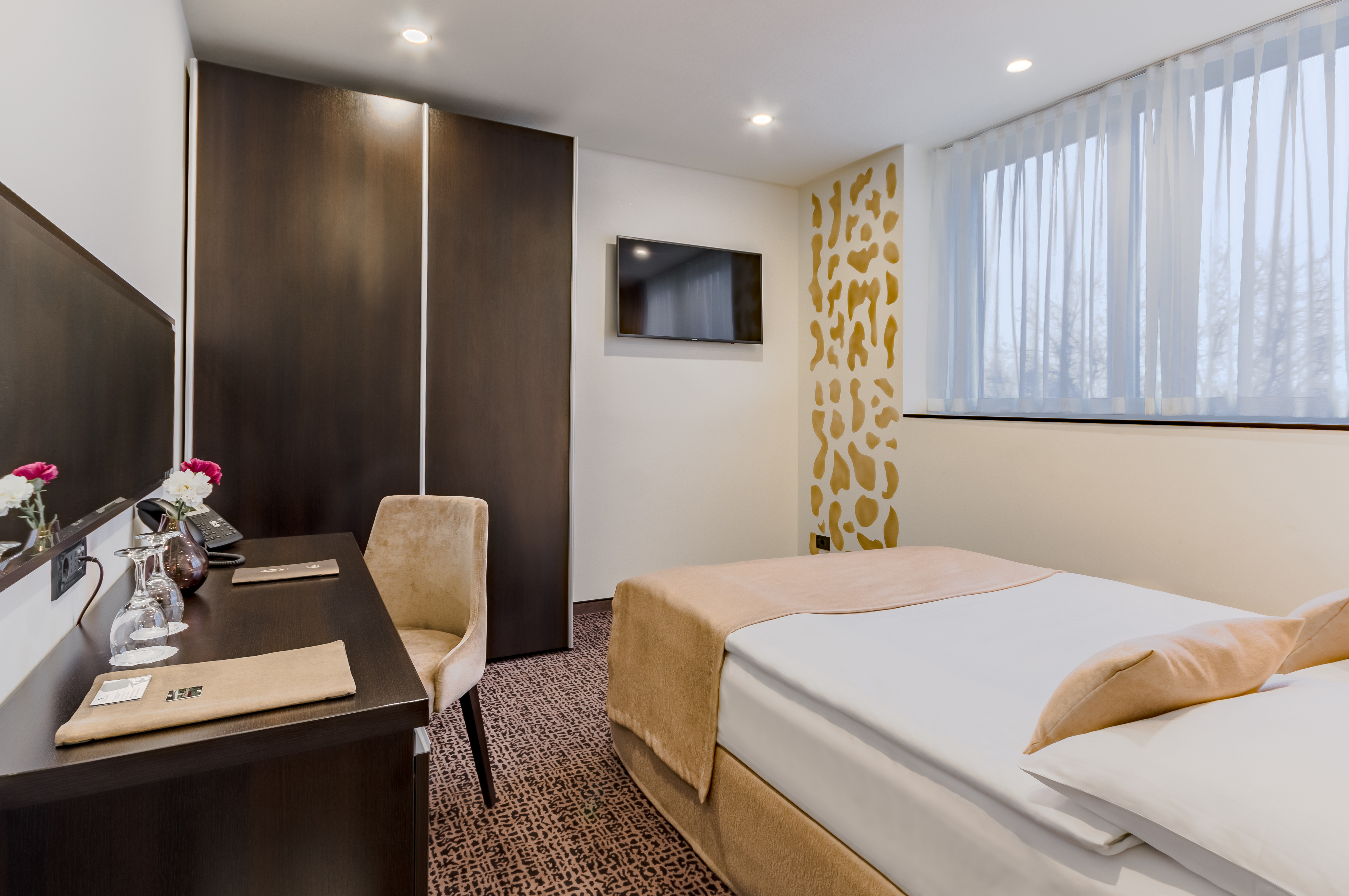 غرفة قياسية بسرير مزدوج، Hotel Diplomat 3/5