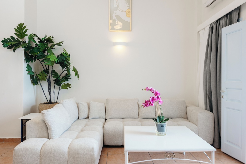 Kastro Suites 57/78