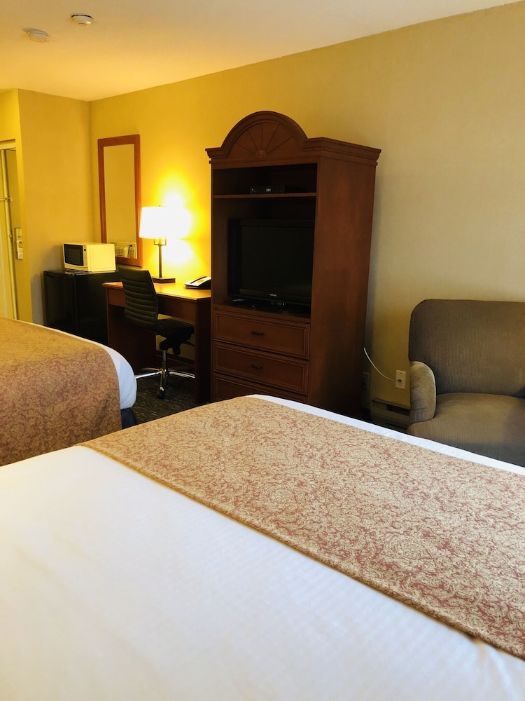 Anchor Inn And Suites 7/34