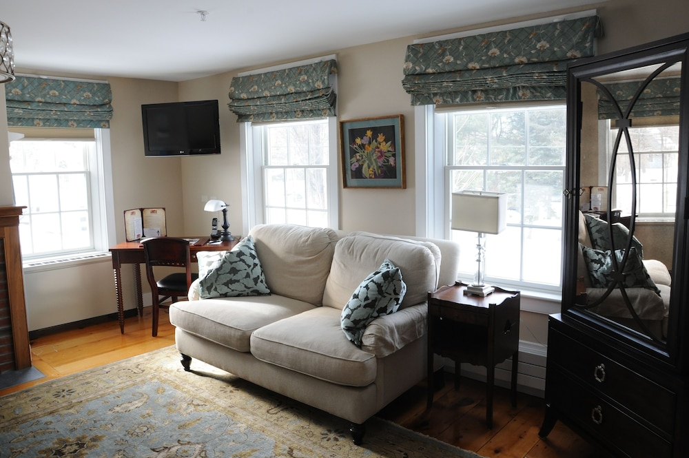 The Lyme Inn 28/50
