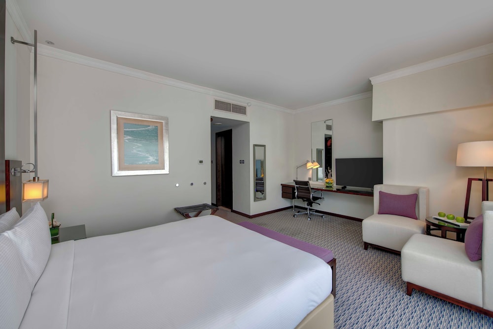 CLUB ROTANA, GUEST ROOM, KING BED