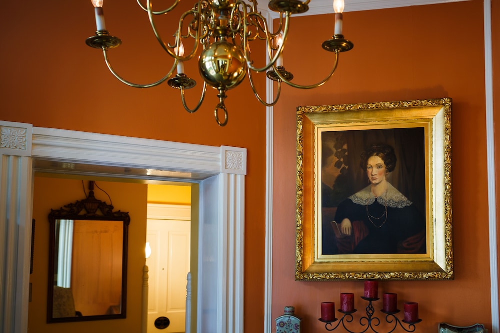 Eliza Thompson House 7/50