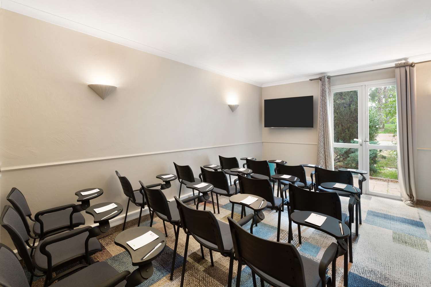 Best Western Plus Hyeres Cote D'azur 18/29