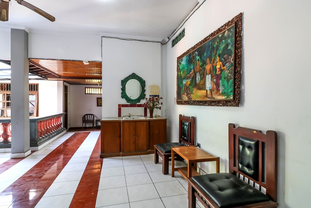 SPOT ON 1927 Hotel Candra Adigraha 11/20