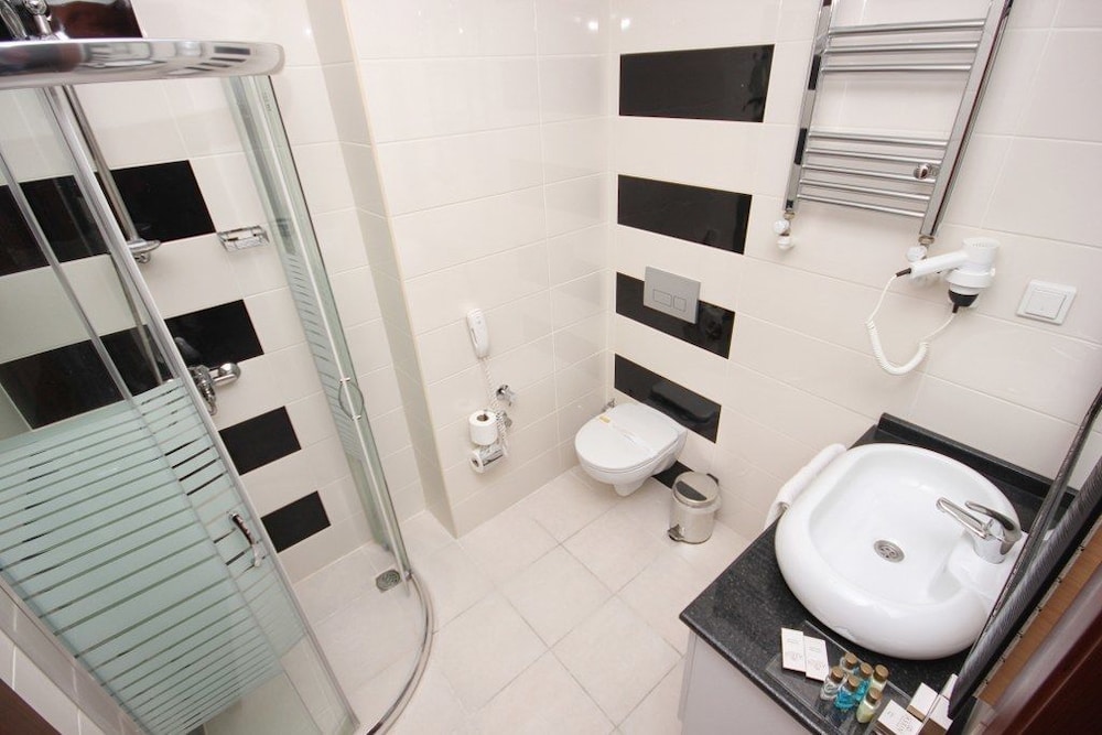 ASRIN BUSINESS HOTEL 22/73