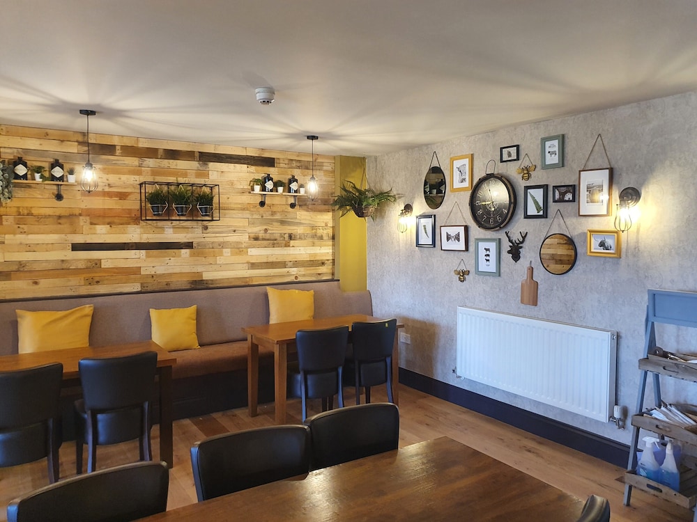 Cuttle Bridge Inn Hotel 18/28