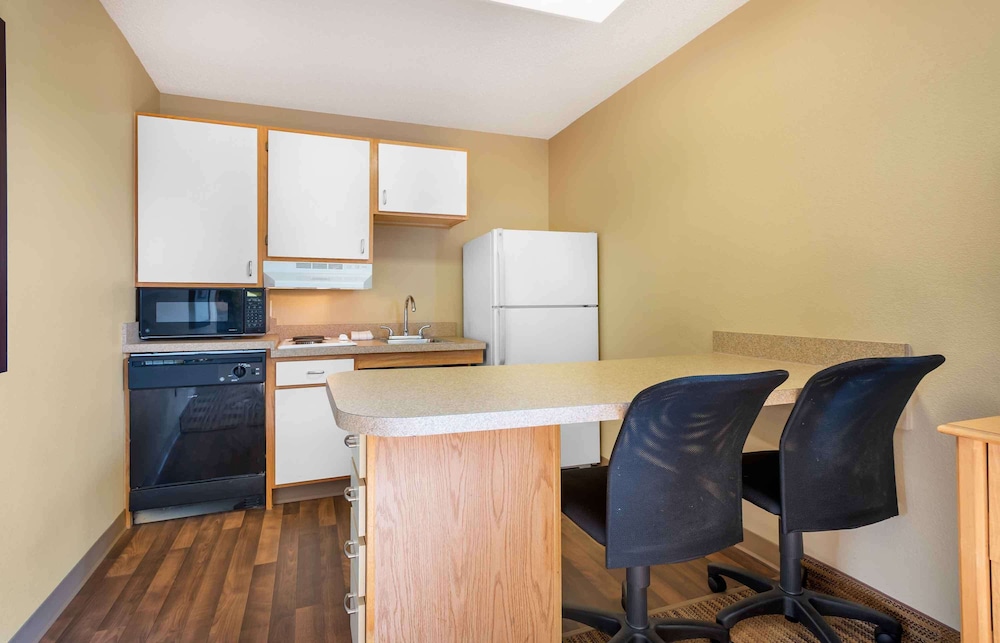 Studio 6 Corporate Extended Stay Philadelphia Malvern Swedesford Rd. PA 45/56