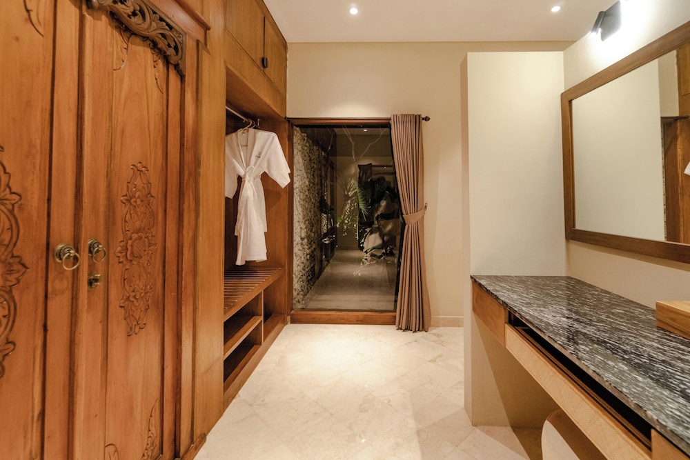 LAROSE VILLA 22/47