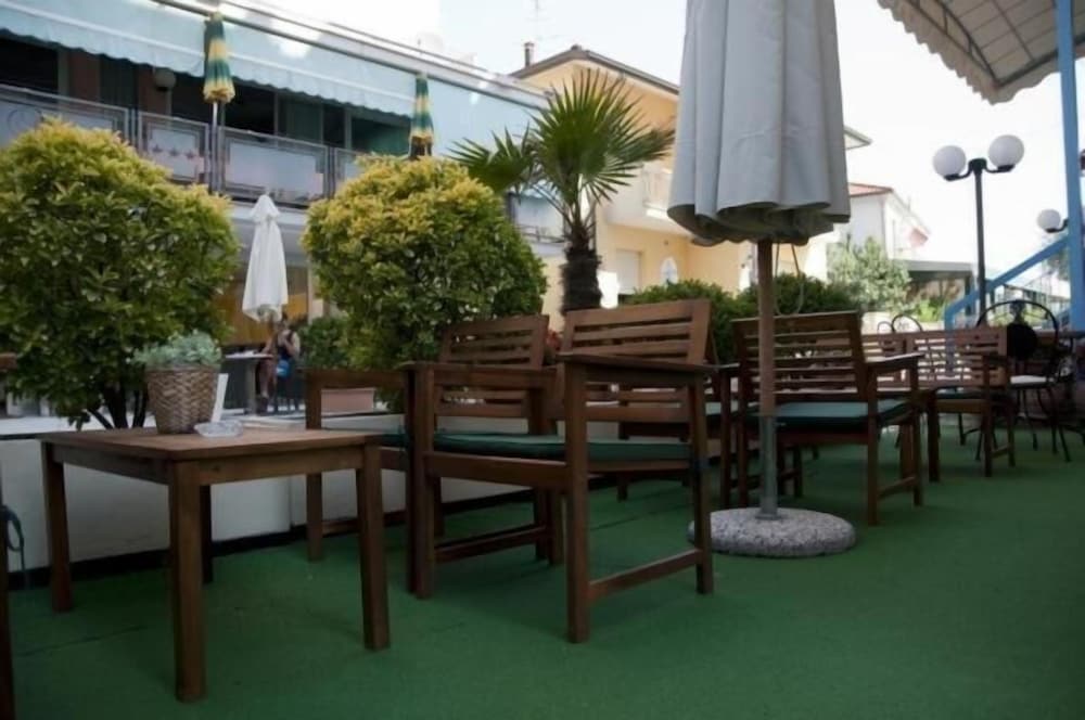 Hotel Jasmine 20/25
